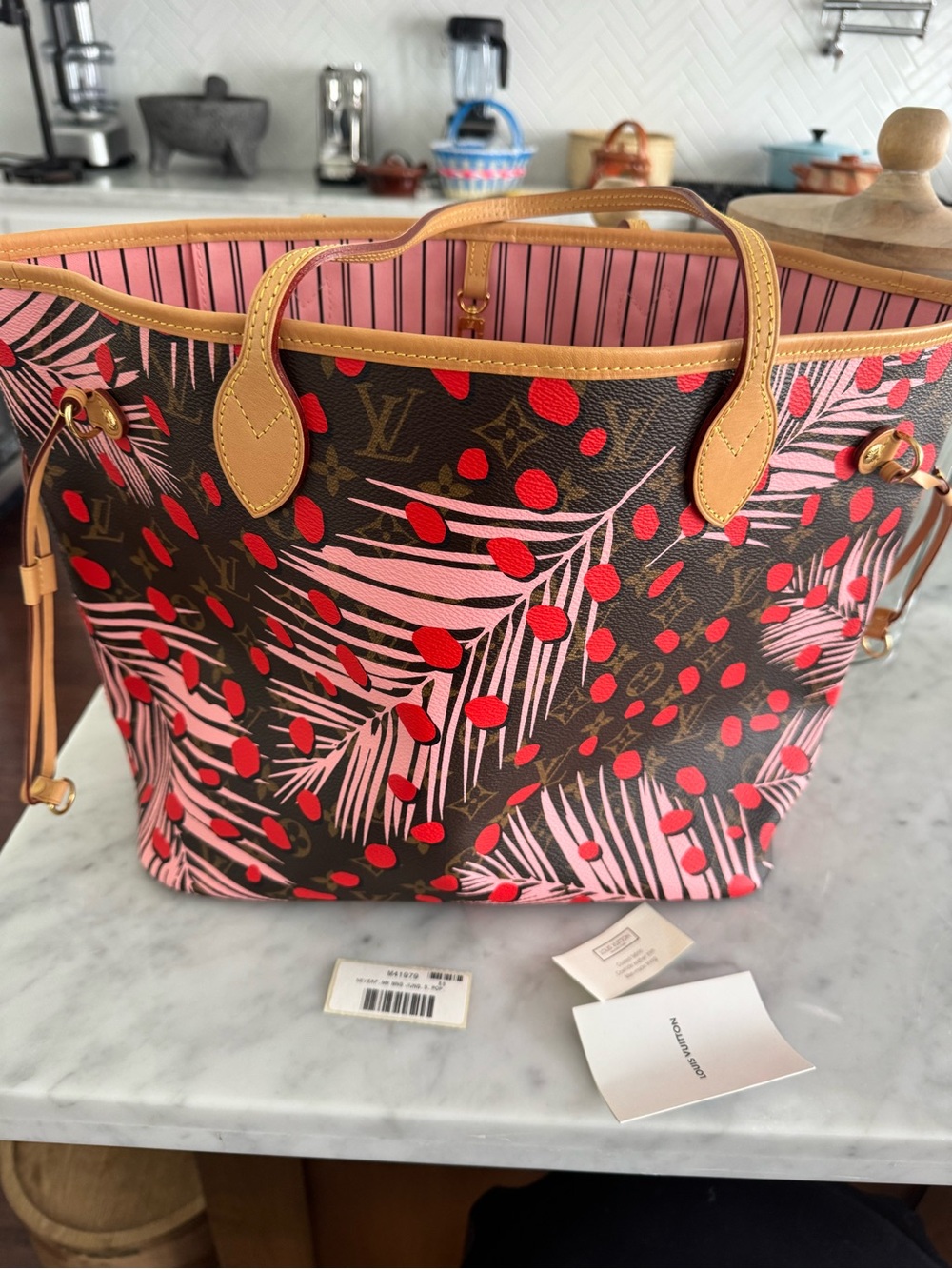 Louis Vuitton Neverfull MM Sugar Pink Poppy Monogram